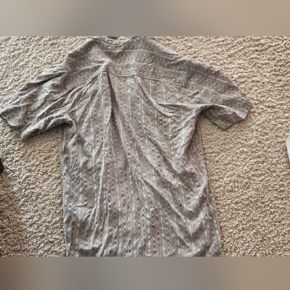 Royal Robbins Men's Casual Gray Button Down Shirt - Picture 4 of 4